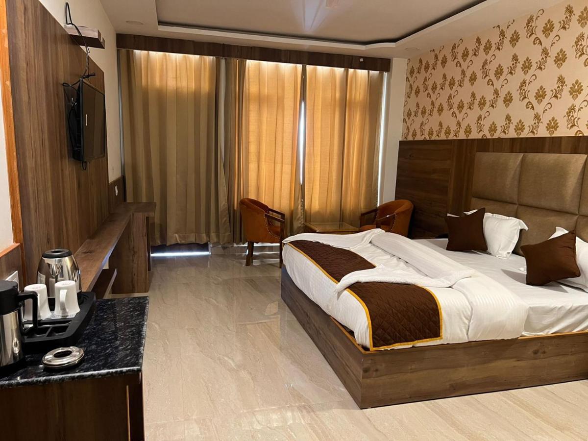 דרמסאלה Highsky Resort מראה חיצוני תמונה